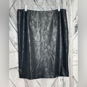 Chico's Reptile Snakeskin Black Faux Leather Pencil Skirt Size 2 (US 12-14)